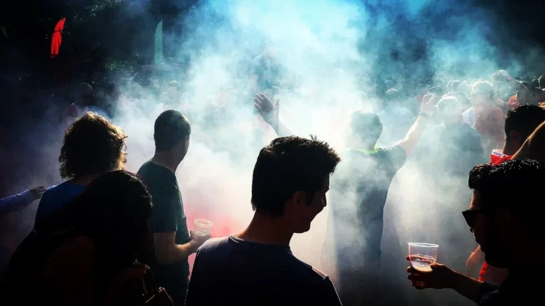 How to Host the Perfect Smoke Night